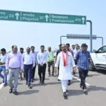 उप मुख्यमंत्री अरुण साव ने रायपुर-विशाखापट्टनम एक्सप्रेस-वे के कार्यों का किया औचक निरीक्षण