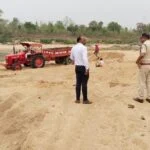 राजस्व एवं पुलिस विभाग की संयुक्त टीम द्वारा विभिन्न स्थलों पर अवैध रेत उत्खनन एवं परिवहन के विरुद्ध कार्रवाई करते हुए कुल 4 ट्रैक्टर किए जब्त