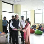 राज्यपाल रमेन डेका ने बीजापुर के सेन्ट्रल लाईब्रेरी का किया अवलोकन
