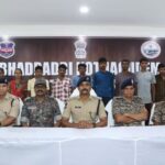 एंटी नक्सल अभियान का नक्सलियों में खौफ, तेलंगाना में इनामी समेत 12 ने किया सरेंडर तो कांकेर में दो मार गिराए गए