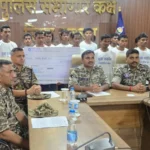 सुरक्षाबलों के सामने घुटने टेक रहे नक्सली, 16 ने किया सरेंडर