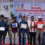बंदूक छोड़ युवा थाम रहे उपकरण, उप मुख्यमंत्री ने अधिकारियों को…