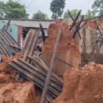 बारिश का कहर, बच्ची की चली गई जान, 4 जख्मी