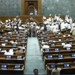लोकसभा में नहीं थम रहा विपक्ष का हंगामा, चौथे दिन महज…