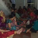 छत्तीसगढ़ में महिलाओं ने सारी उतार किया प्रदर्शन, की ये मांग तो कंपनी ने कहा…